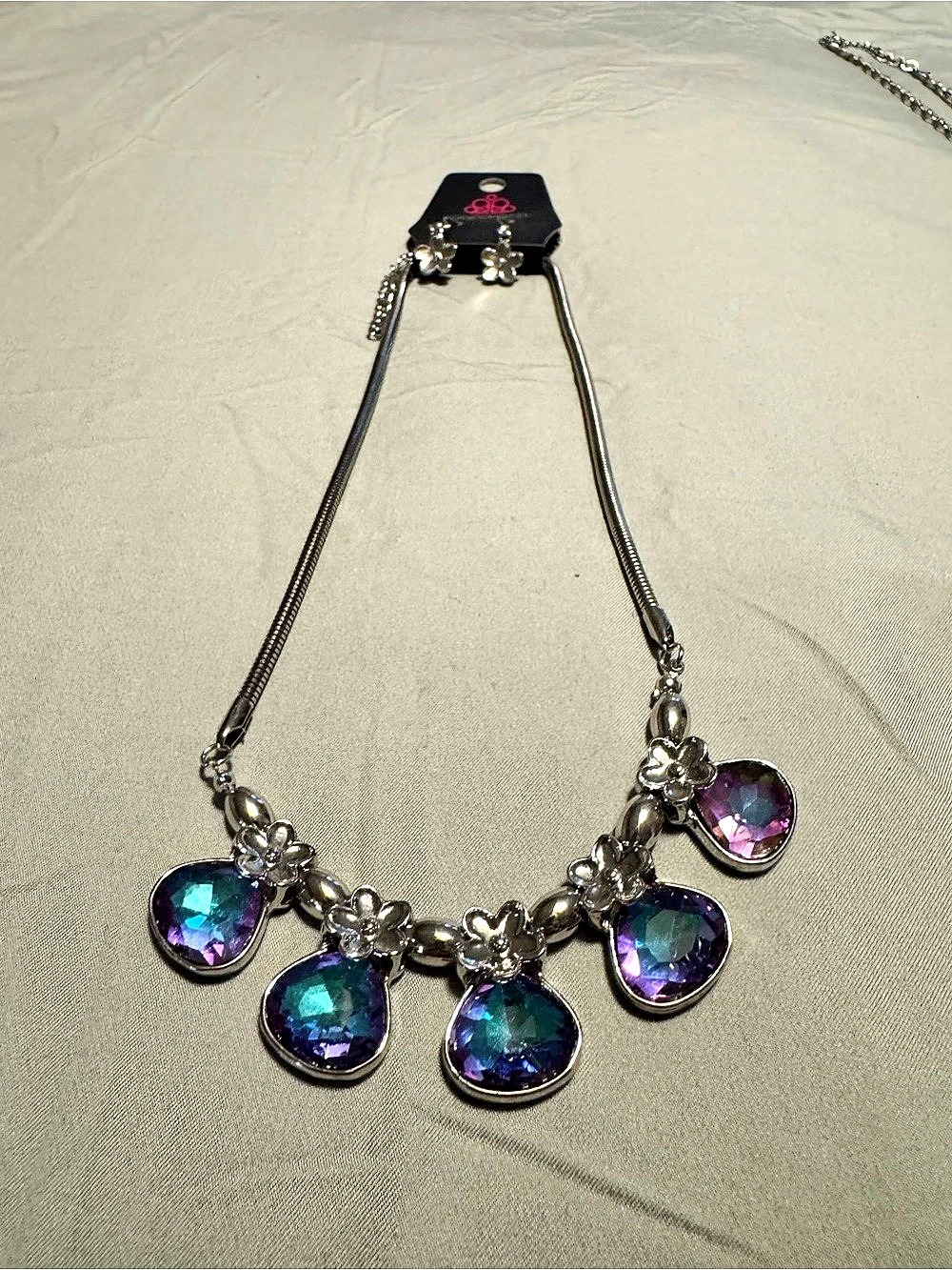 Paparazzi Iridescent Teardrop Necklace Earrings Set NWT